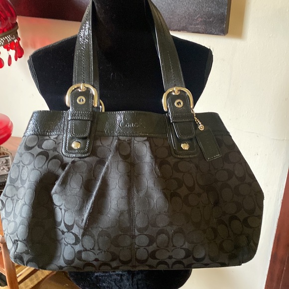 🦊 Coach large black purse. Tons is space. - Picture 3 of 11